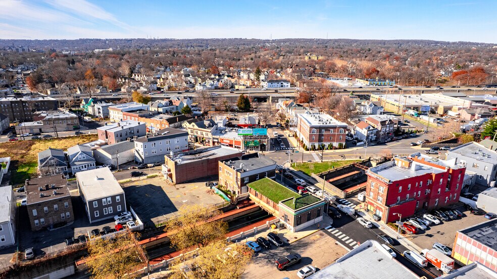 More Photos Of 9 Watsessing Ave, Bloomfield Flex For Sale