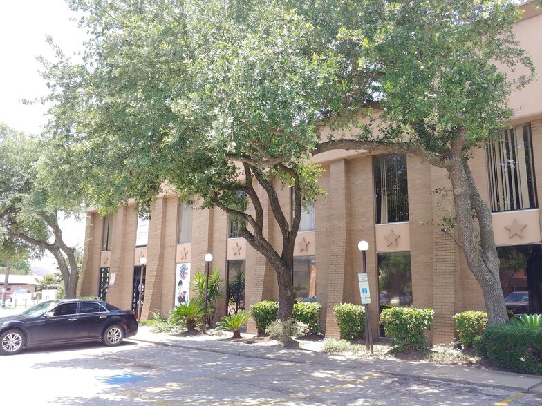 More Photos Of 3222 Burke Rd, Pasadena Office For Lease