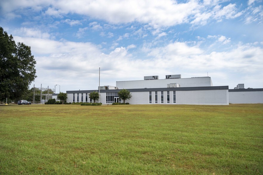 More Photos Of 1000 James Record Rd, Huntsville Manufacturing For Lease