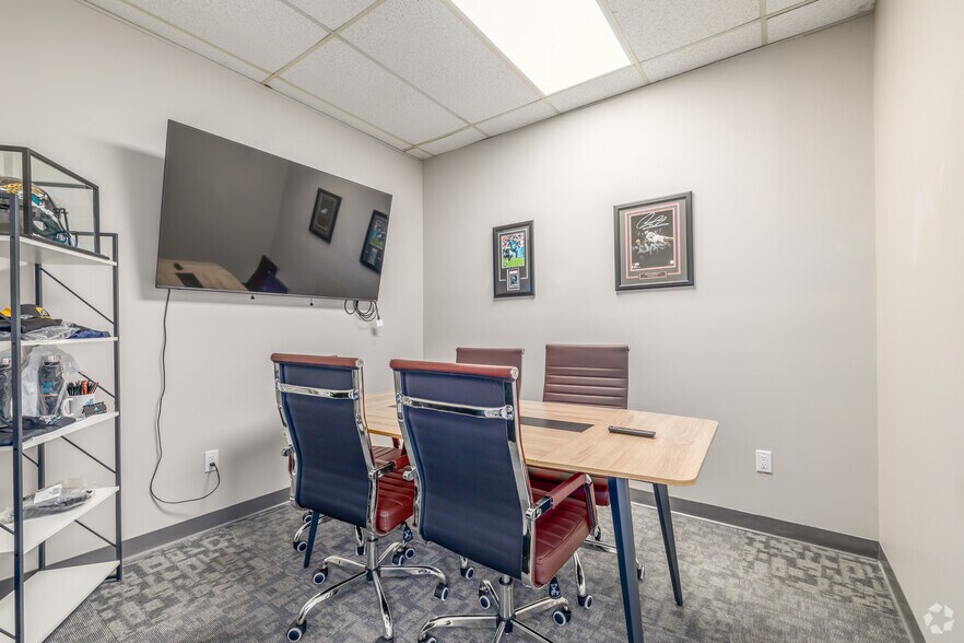 More Photos Of 101 Century 21 Dr, Jacksonville Office For Lease