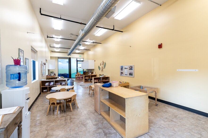 More Photos Of 700 E Green St, Pasadena Storefront For Lease