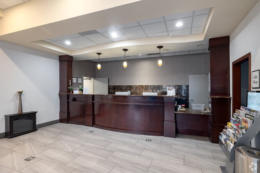 More Photos Of 5300 Rockside Rd, Independence Hotel For Sale