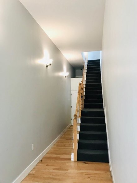 More Photos Of 3913-3915 Eastern Ave, Cincinnati Storefront Retail Office For Lease