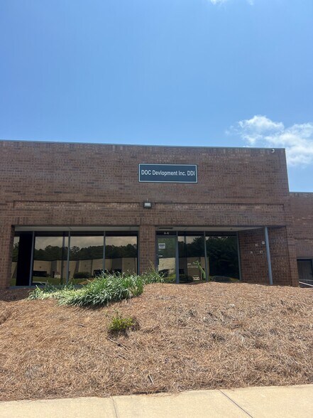 More Photos Of 2500 Park Central Blvd, Decatur Distribution For Lease