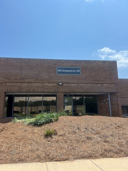 More Photos Of 2500 Park Central Blvd, Decatur Distribution For Lease
