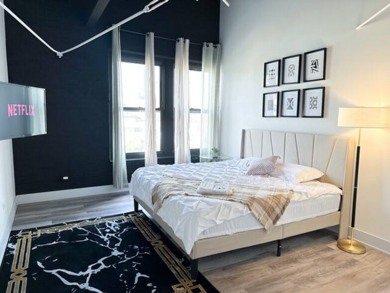 More Photos Of 2008-2010 S Wabash Ave, Chicago Apartments For Sale