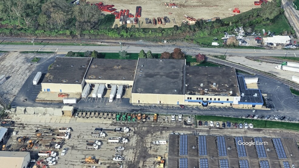 More Photos Of 3835 E 21st St, Indianapolis Warehouse For Lease