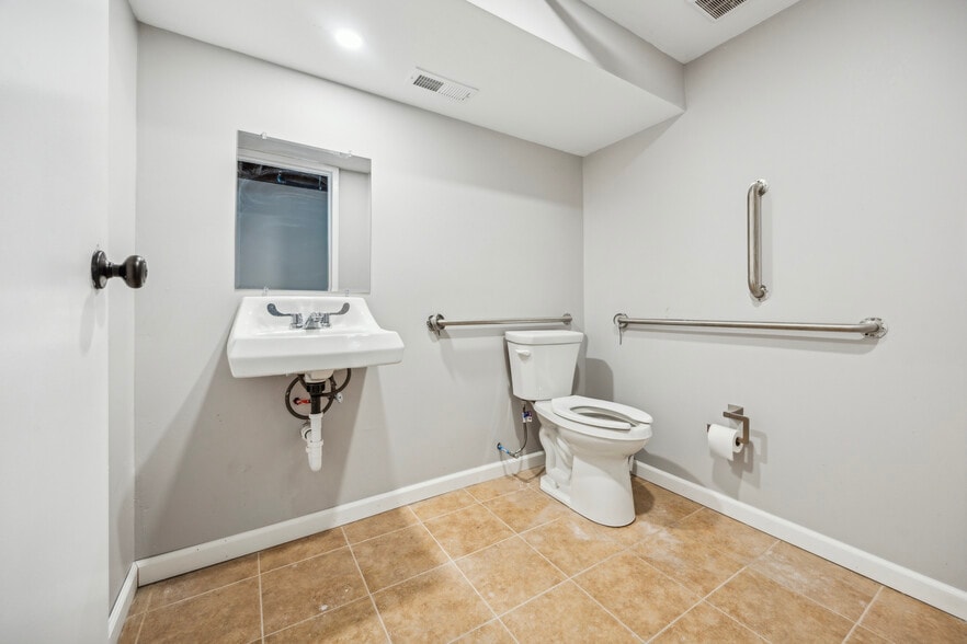 More Photos Of 235 E Market St, West Chester Apartments For Lease