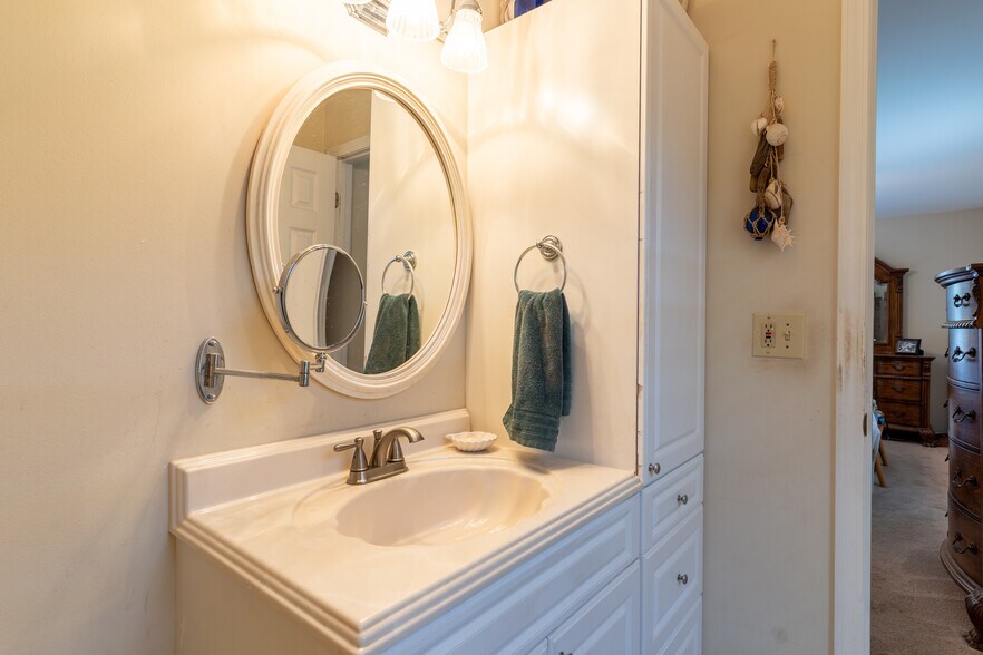 More Photos Of 1537 Jackson St, Locust Grove Office Residential For Sale