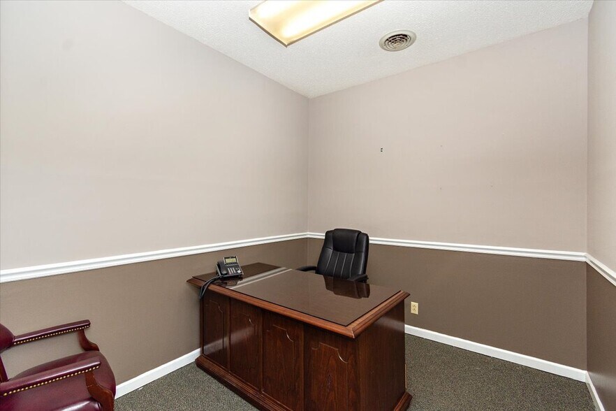 More Photos Of 1980 Old Fort Pky, Murfreesboro Office For Lease