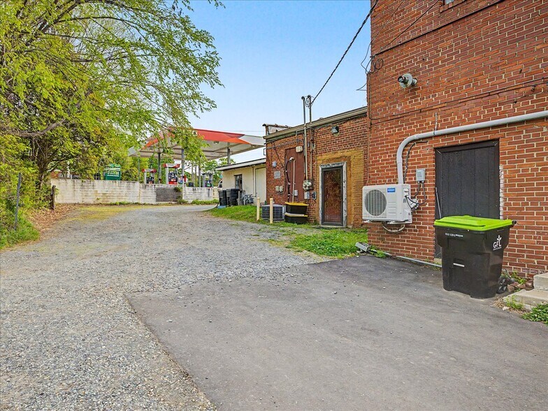More Photos Of 119 Hillsboro St, Pittsboro Office For Sale