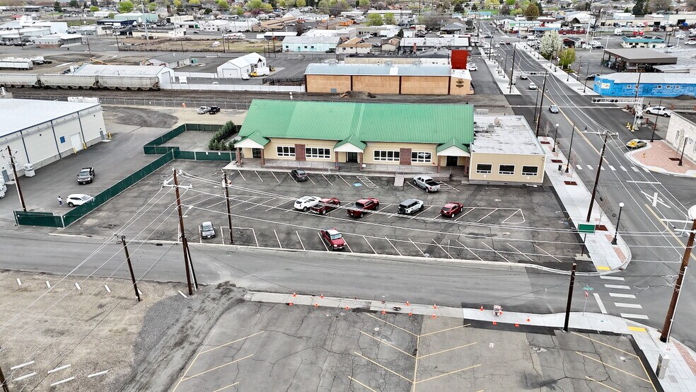 More Photos Of 105 S 6th St, Sunnyside Loft Creative Space For Lease