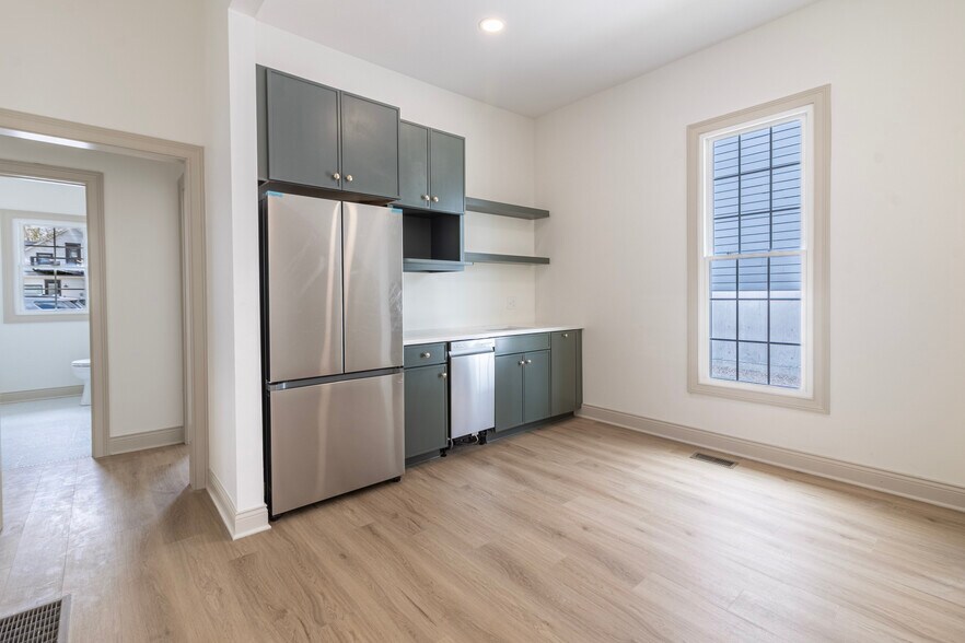 More Photos Of 6516 Cornell Ave, Indianapolis Freestanding For Lease