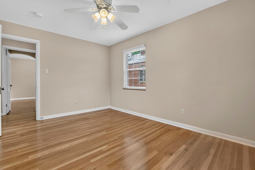 More Photos Of 802 Kenwick Rd, Columbus Apartments For Sale