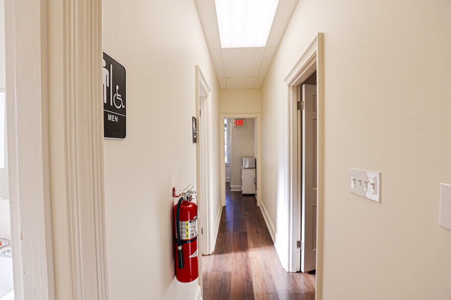 More Photos Of 630 Jefferson St, Paducah Office For Sale