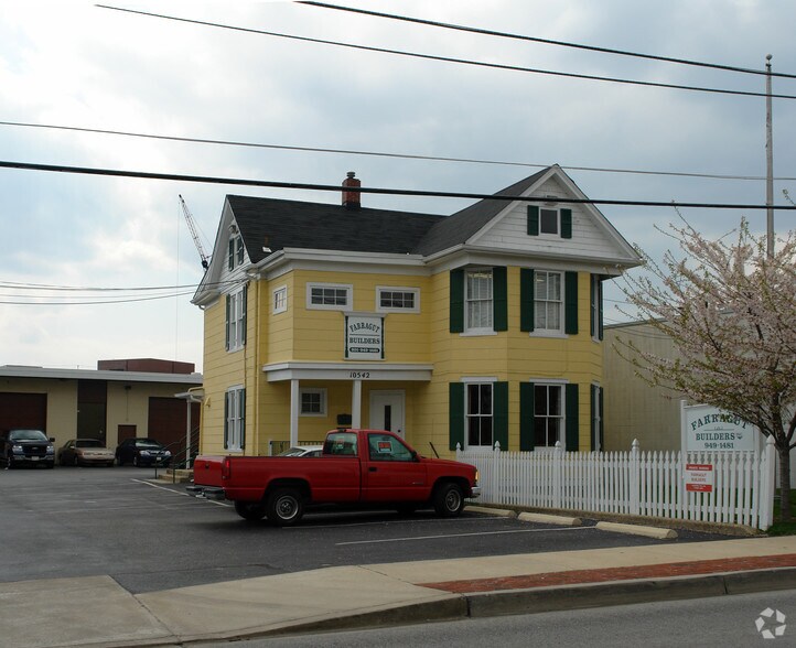 Primary Photo Of 10542 Metropolitan Ave, Kensington Office For Lease