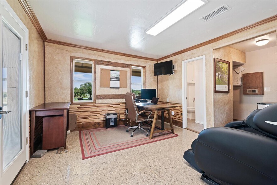 More Photos Of 1000 County Road 904, Joshua Golf Course Driving Range For Sale