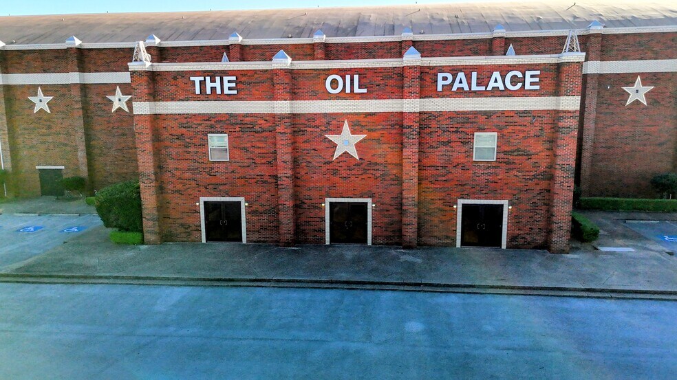 More Photos Of 10408 State Highway 64 E, Tyler Theater Concert Hall For Sale