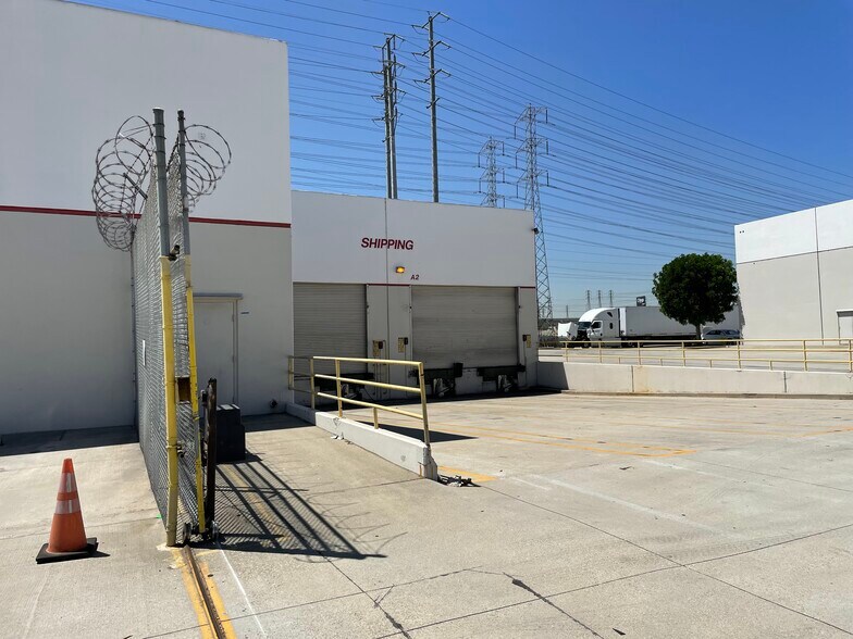 More Photos Of 6925 Atlantic Ave, Long Beach Warehouse For Lease