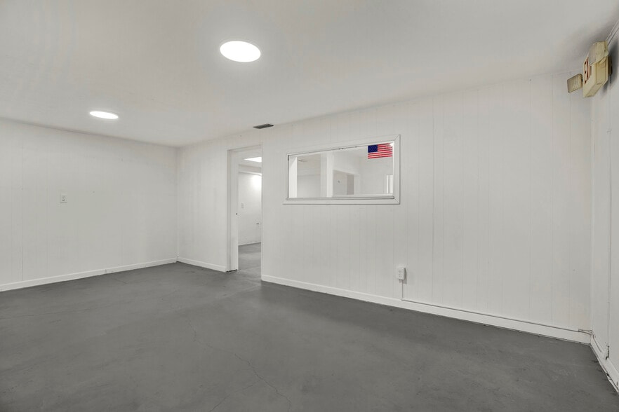 More Photos Of 6102 Indiana Ave, New Port Richey Office For Sale