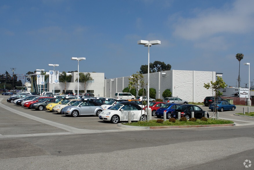 More Photos Of 3650 E Main St, Ventura Auto Dealership For Lease