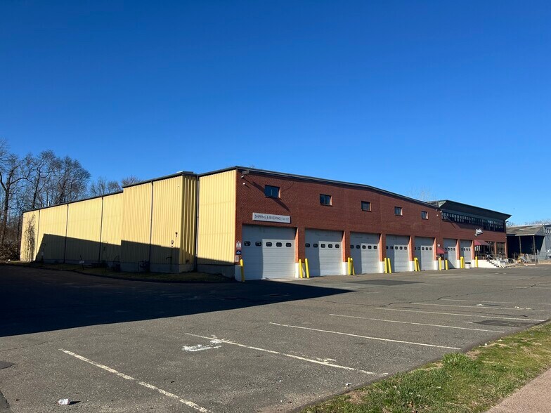 More Photos Of 570 Tolland St, East Hartford Distribution For Sale