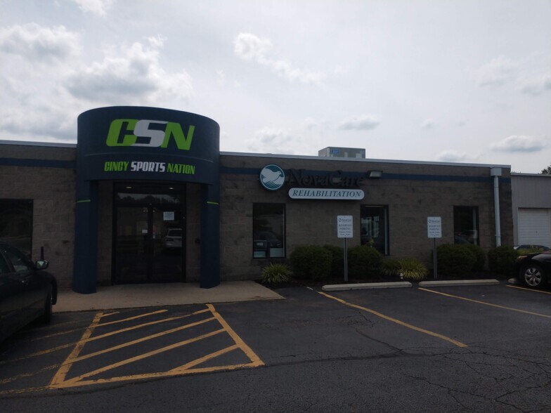 More Photos Of 5999 Meijer Dr, Milford Showroom For Lease