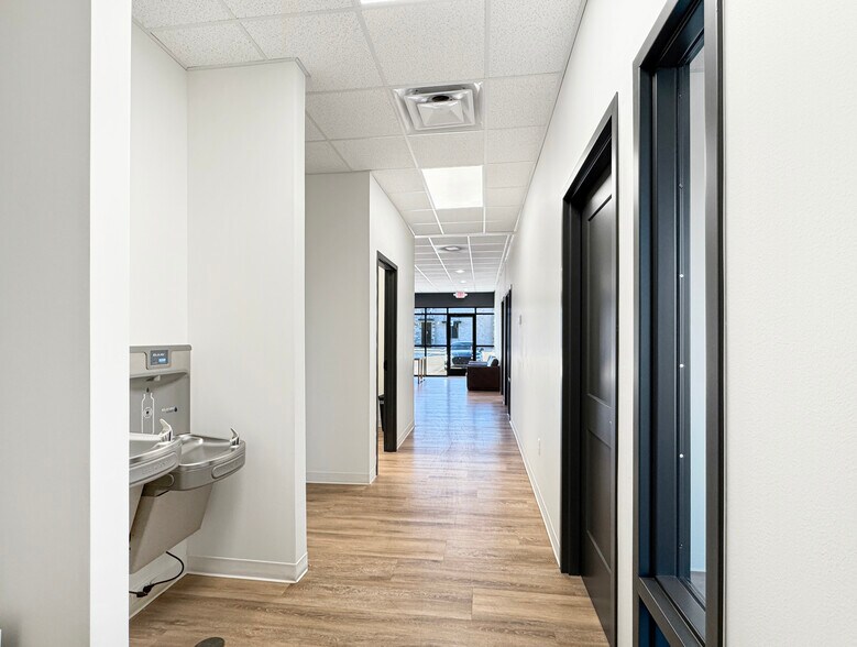 More Photos Of 15105 Crown At Lone Oak Rd, Edmond Office For Lease