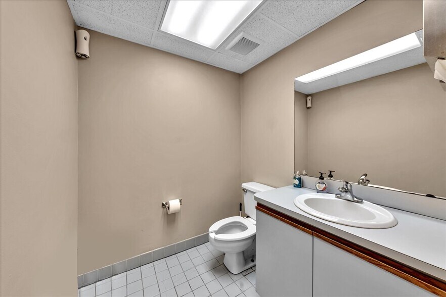 More Photos Of 6187 NW 167th St, Miami Lakes Office For Sale