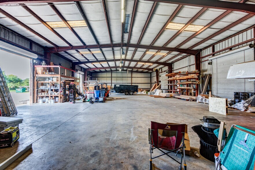 More Photos Of 6901 S 78th St, Riverview Warehouse For Lease