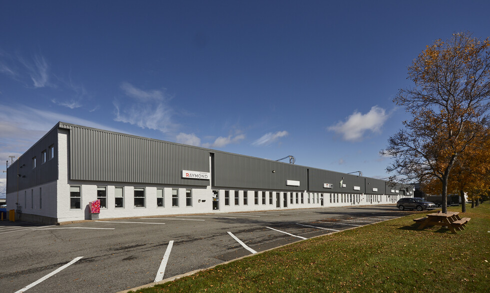 Primary Photo Of 2980 Av Watt, Québec Warehouse For Lease