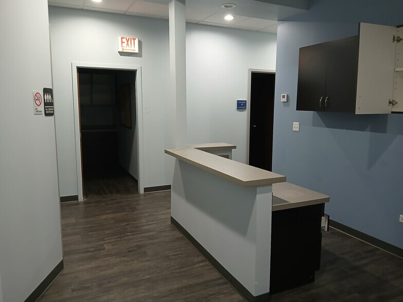 More Photos Of 4130 N Broadway St, Chicago Storefront For Lease