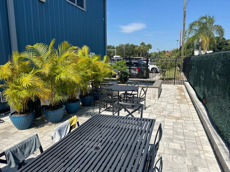 More Photos Of 6015 N US Highway 301, Tampa Warehouse For Lease