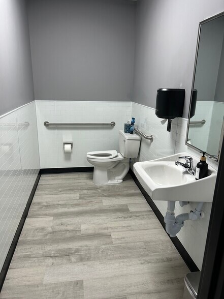 More Photos Of 3903 98th St, Lubbock Medical For Lease