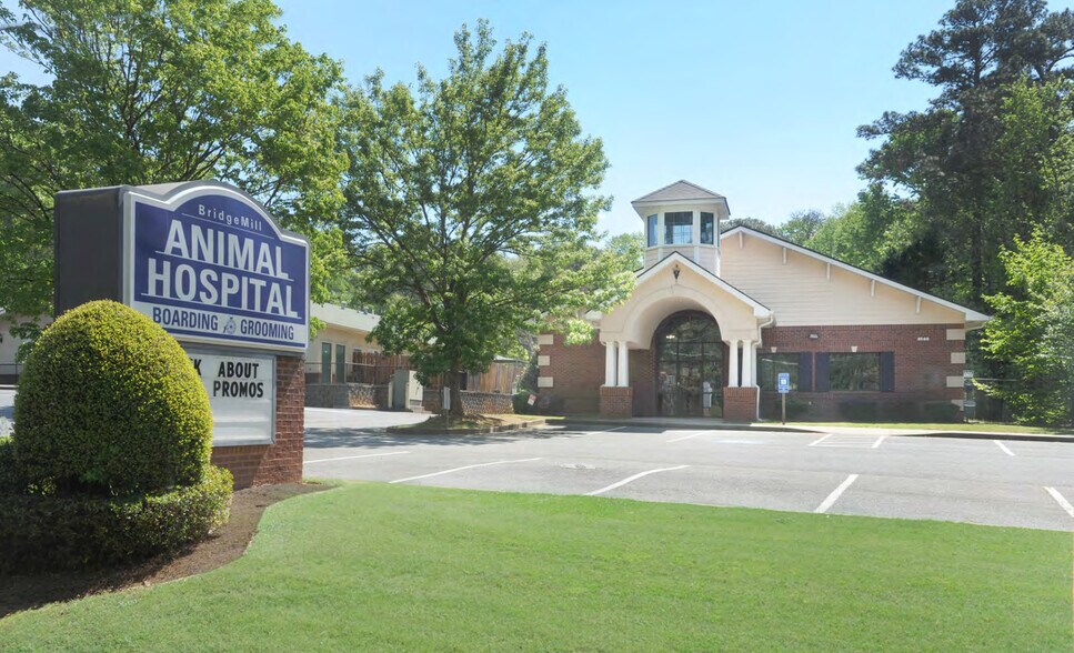 Primary Photo Of 9560 Bells Ferry Rd, Canton Medical For Sale