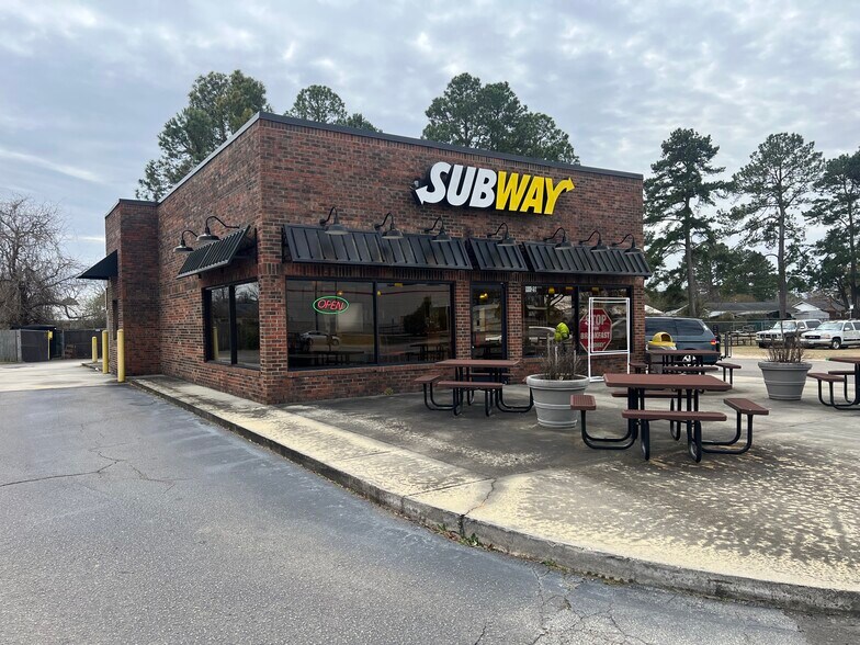 More Photos Of 5025 Santa Fe Dr, Fayetteville General Retail For Sale