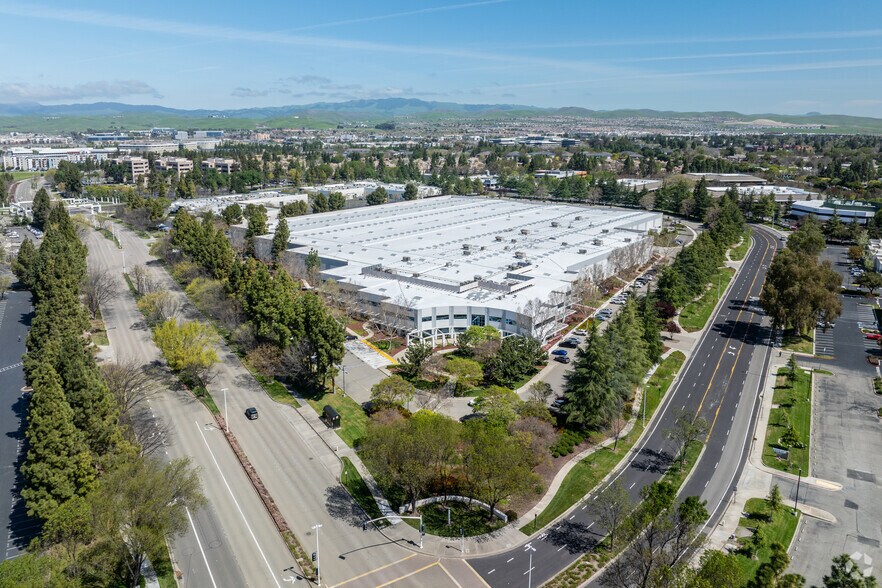 More Photos Of 4225 Hacienda Dr, Pleasanton Warehouse For Lease