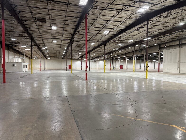 More Photos Of 324 Washington St W, Cannon Falls Warehouse For Sale