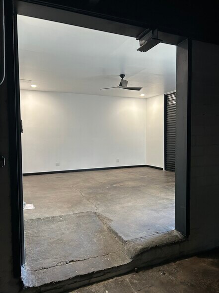 More Photos Of 904 Maple St, Carrollton Freestanding For Lease
