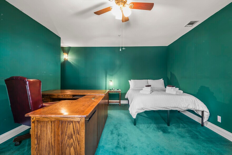 More Photos Of 790 California 2, Wrightwood Specialty For Sale