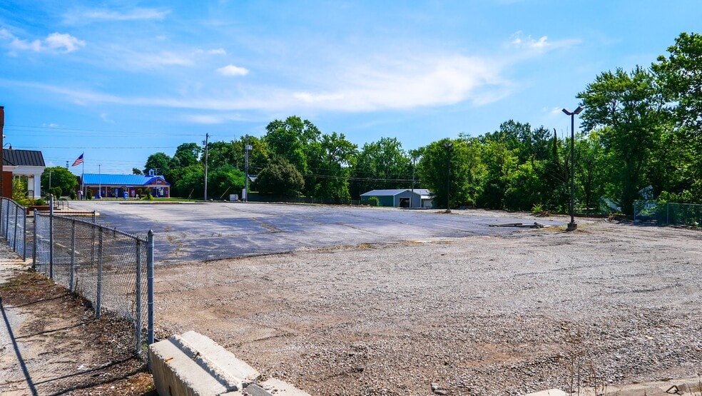 More Photos Of 50 Southeast Ave, Tallmadge Freestanding For Sale