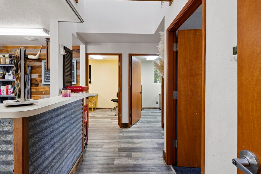 More Photos Of 92 NW Glenhart Ave, Winston Freestanding For Sale
