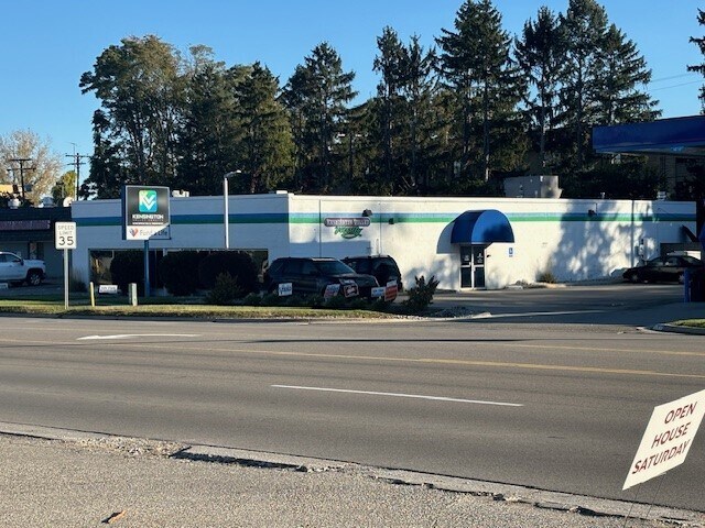 More Photos Of 620 W Grand River Ave, Brighton Freestanding For Lease