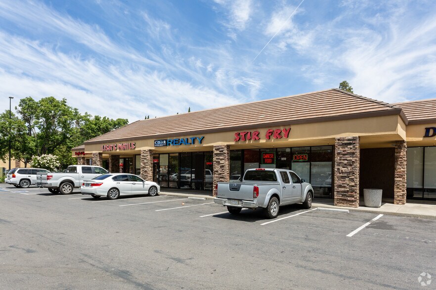 More Photos Of 951-991 Alamo Dr, Vacaville General Retail For Sale