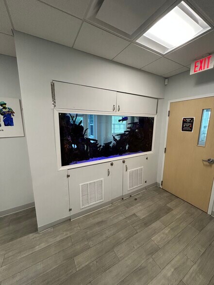 More Photos Of 2240 N Opdyke Rd, Auburn Hills Office For Sale