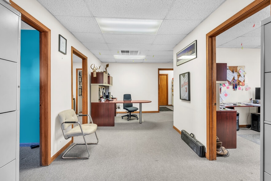 More Photos Of 403 Industrial Dr, Griffith Service For Sale