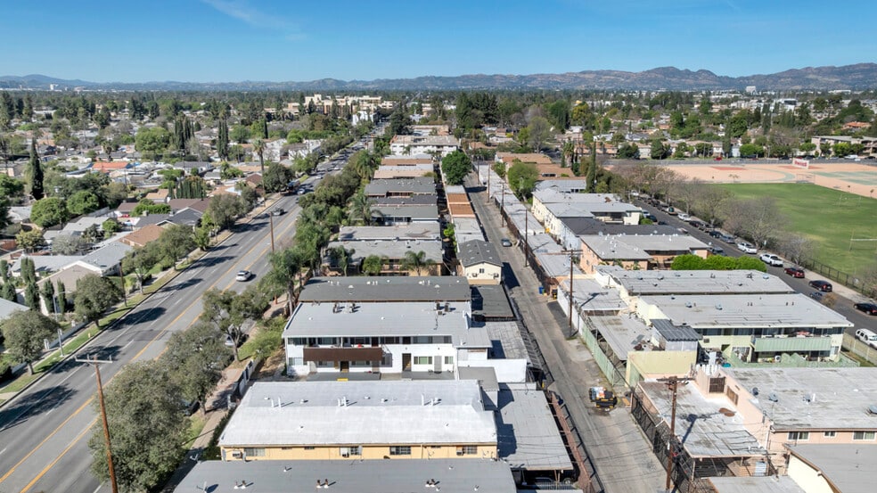More Photos Of 17945 Roscoe Blvd, Northridge Apartments For Sale