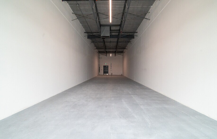 More Photos Of 245 Lucas Av, Winnipeg Storefront For Sale