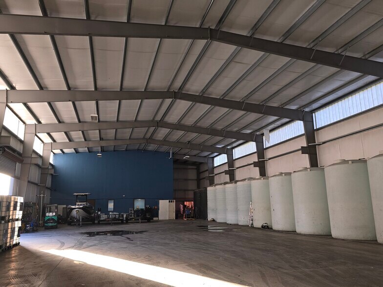 More Photos Of 16310 Aldine Westfield Rd, Houston Warehouse For Sale