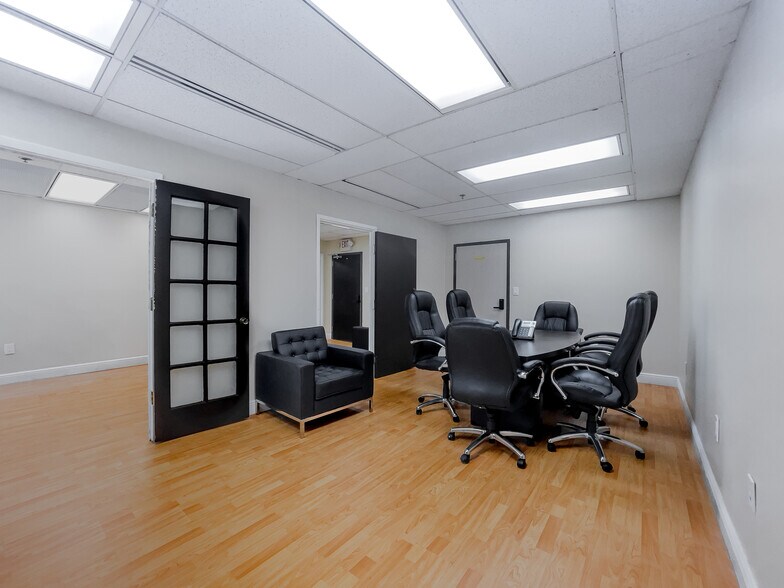 More Photos Of 1110 Brickell Ave, Miami Office For Lease